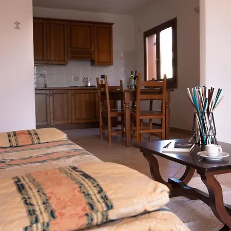 Spacious With Shared Pool Apartmán *
