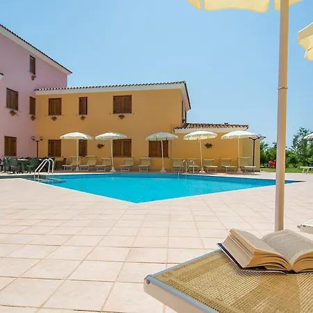 Apartmán Spacious With Shared Pool