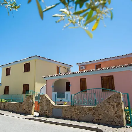 Spacious With Shared Pool Apartamento