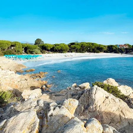 Apartamento Spacious With Shared Pool