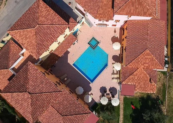 Spacious With Shared Pool Apartman Cala Liberotto