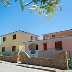 Spacious With Shared Pool Apartamento