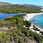 Spacious With Shared Pool Cala Liberotto