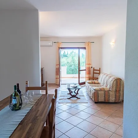 Spacious With Shared Pool 아파트 *