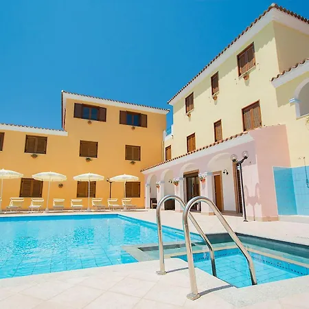 Spacious With Shared Pool 아파트