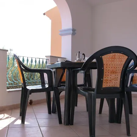 Spacious With Shared Pool *