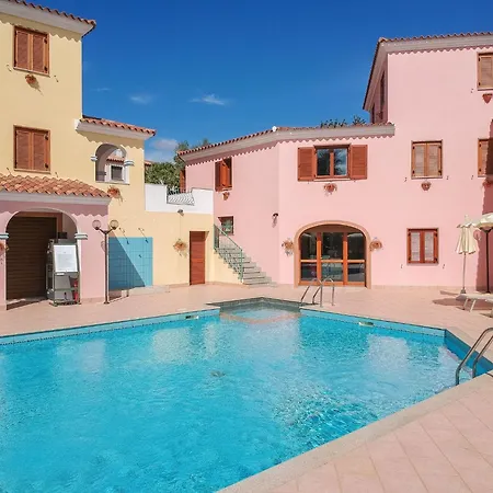 Apartamento Spacious With Shared Pool Cala Liberotto