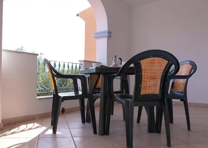 Spacious With Shared Pool *