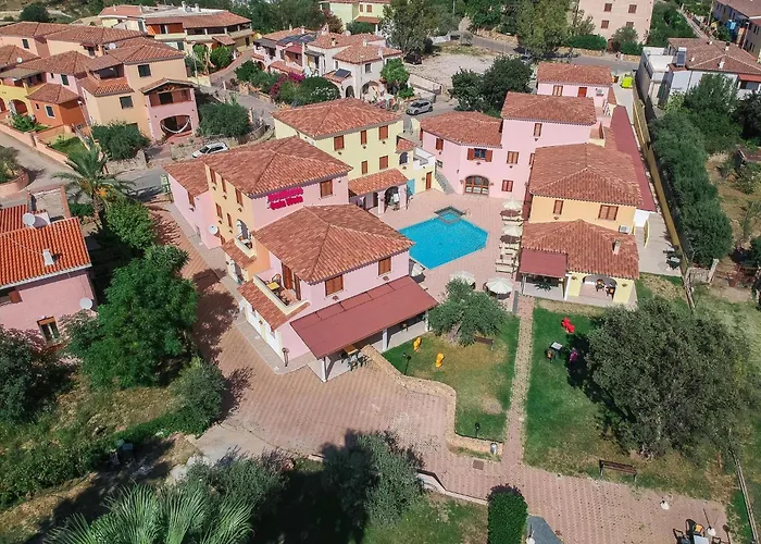 Spacious With Shared Pool Apartment Cala Liberotto